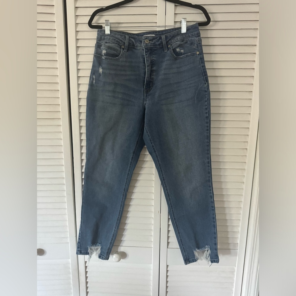 “Girlfriend” Distressed Jeans